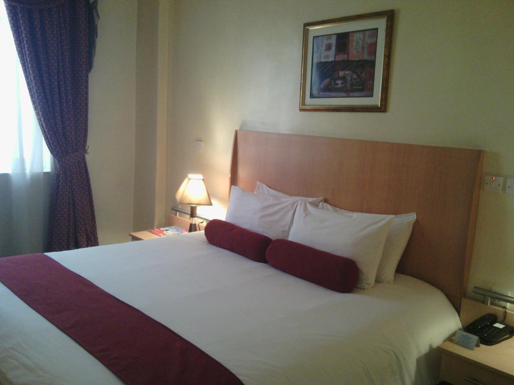 Protea Hotel Asokoro Абуджа Стая снимка
